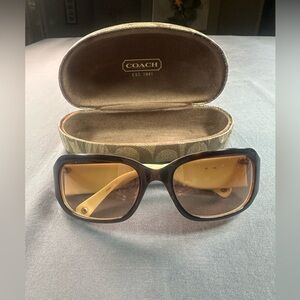Coach Tortoise LEXI Sunglasses, W/Case Authentic Vintage excellent condition